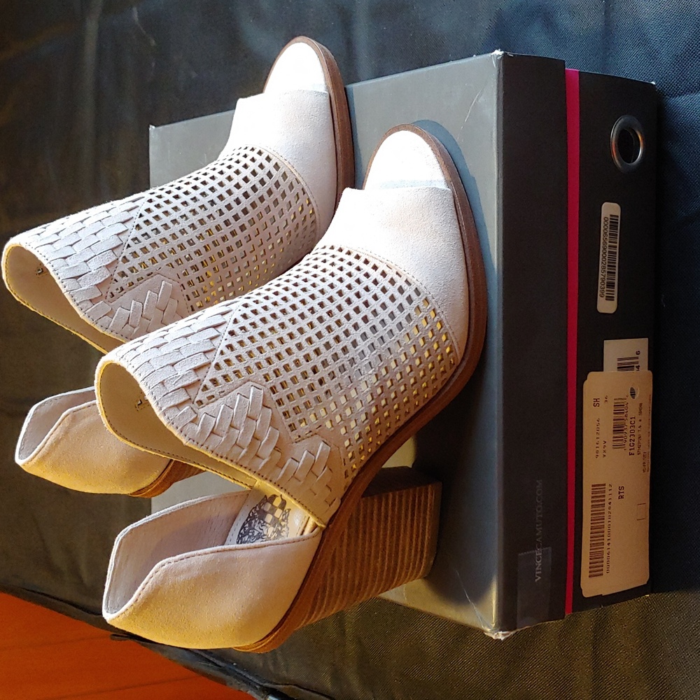 Vince Camuto fritzey perforated peep toe bootie